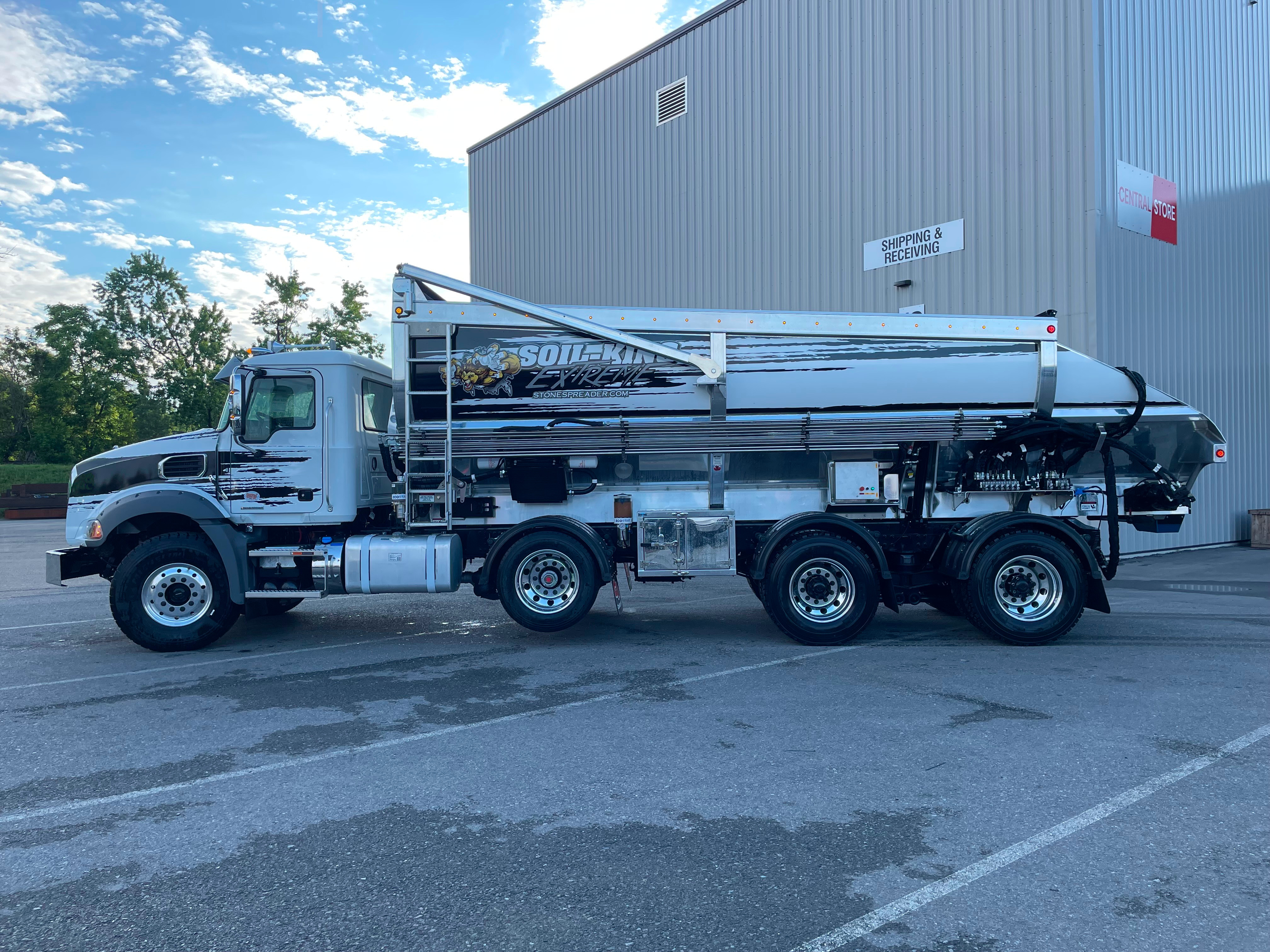 2026 Mack GR64 w/ XTR25 Extreme - Available Sept 2025!