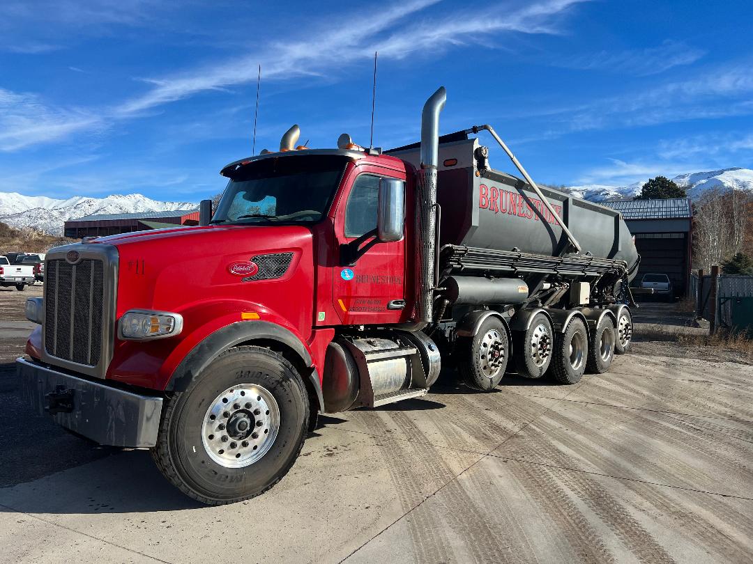 2017 Peterbilt 567 w SoilKing Extreme